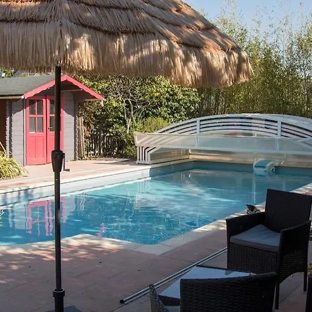 La Maisonnette De Josephine Holiday home *