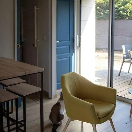 La Maisonnette De Josephine Holiday home Saint-Jean-des-Mauvrets